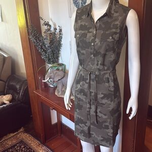 NWT size small Eddie Bauer Green Sleeveless Sheath Dress summery and light